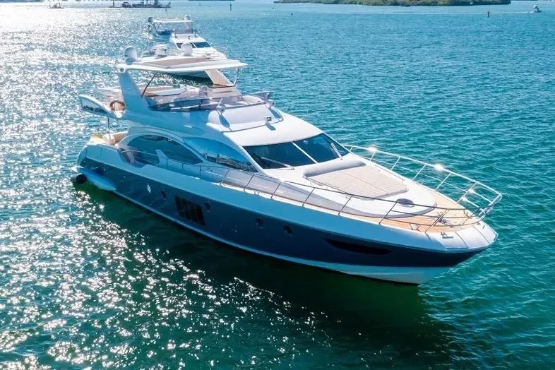 2011 Azimut 70
